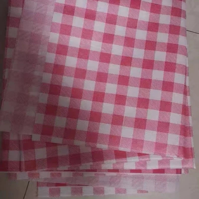Outdoor camping fabric is thick, tensile, dirt-resistant, portable, foldable, moisture-proof and waterproof picnic mat in stock